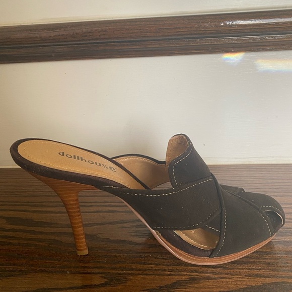 Women’s Dollhouse Size 9 shoes - Picture 14 of 16